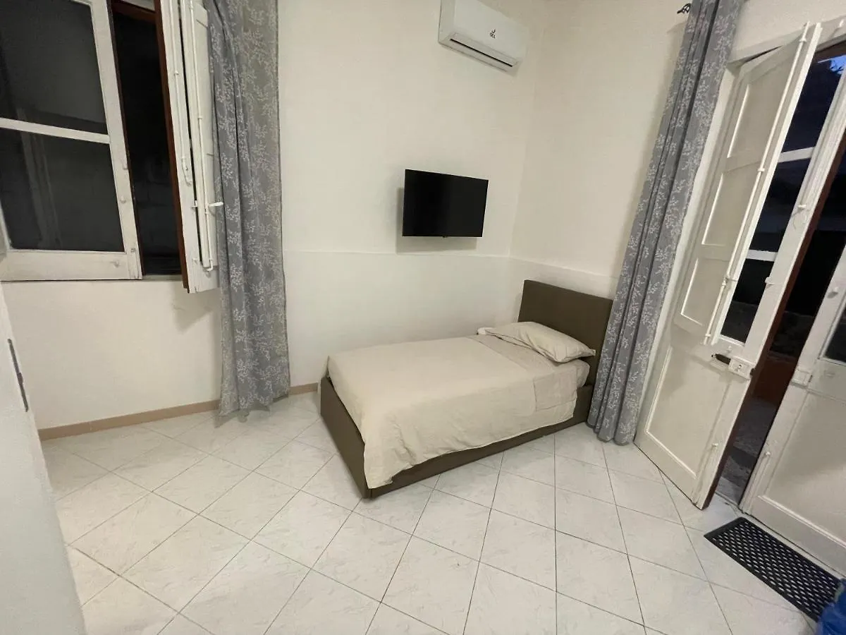 Lavica Airport Catania B&B 0*,  Italien